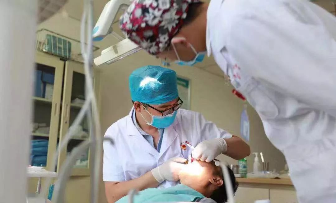 口腔好医师丨陈卫星：关心、服务、患者的健康，是我不懈的追求