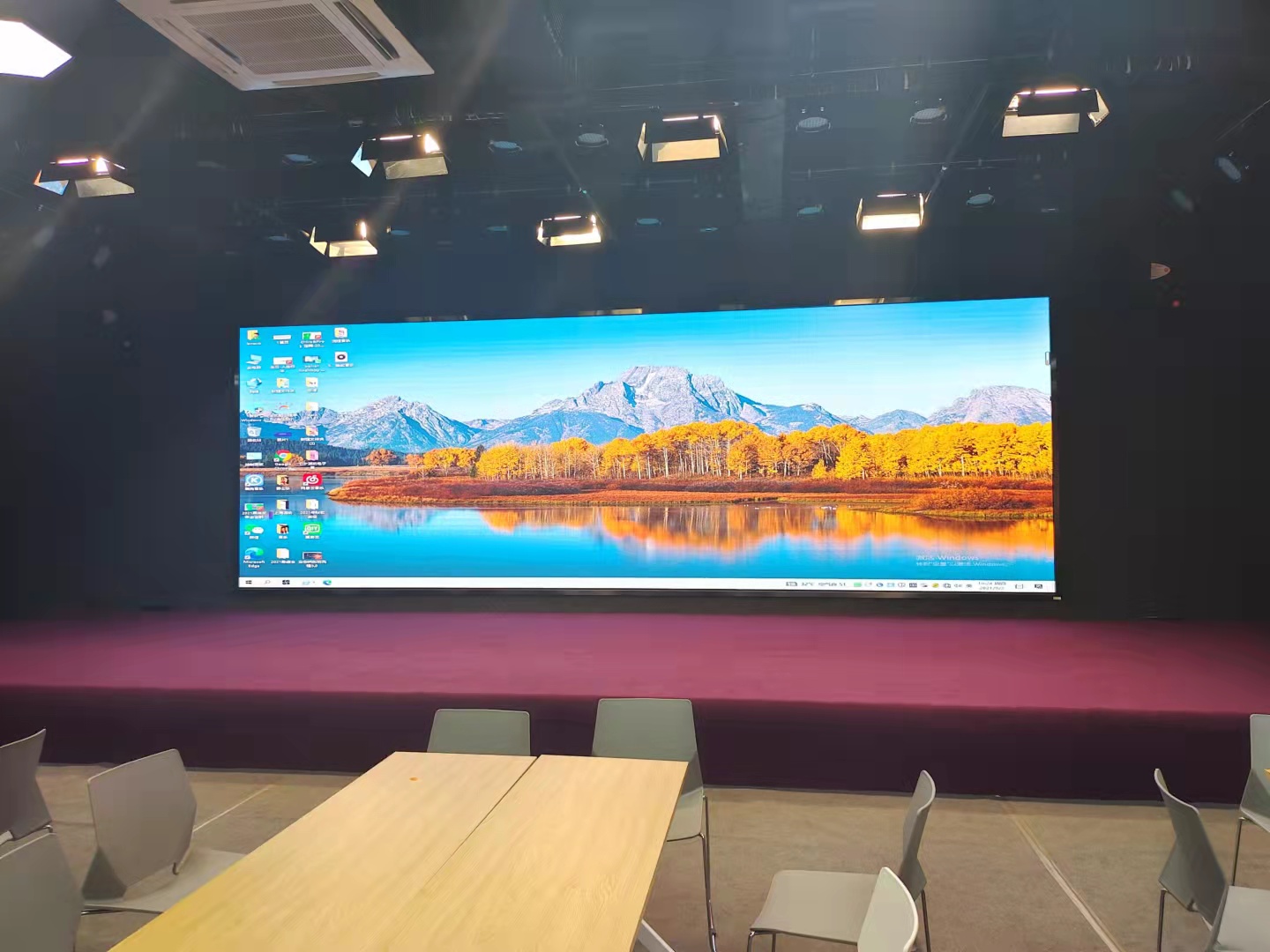 led小间距显示屏调试教程视频,led高清小间距显示屏