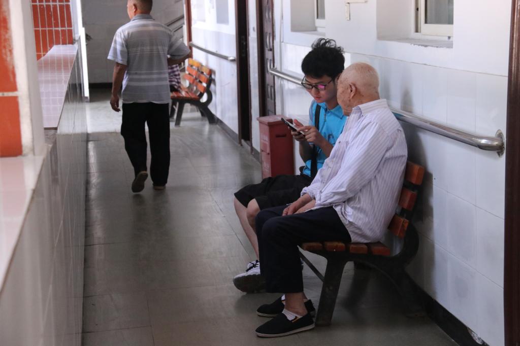 父母去养老院你的看法如何,如何让父母住进养老院