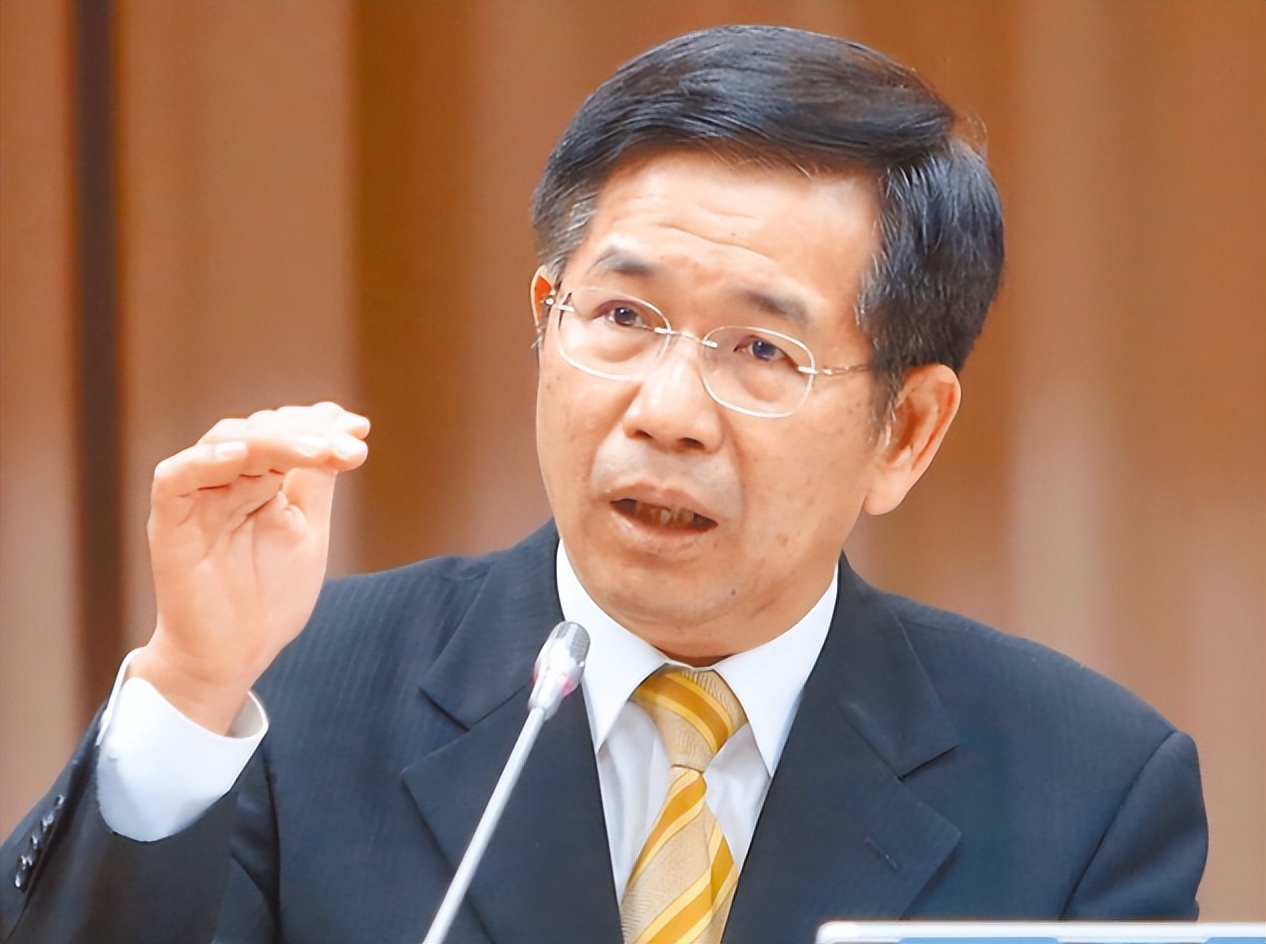 台当局称只要满足条件就可以接受大陆入伍，网友：能携带装备去么