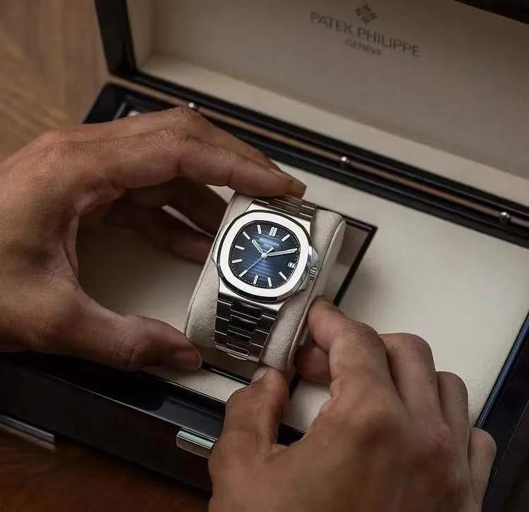 百达翡丽5712蒂芙尼蓝拍卖价,百达翡丽5711蒂芙尼购买资格