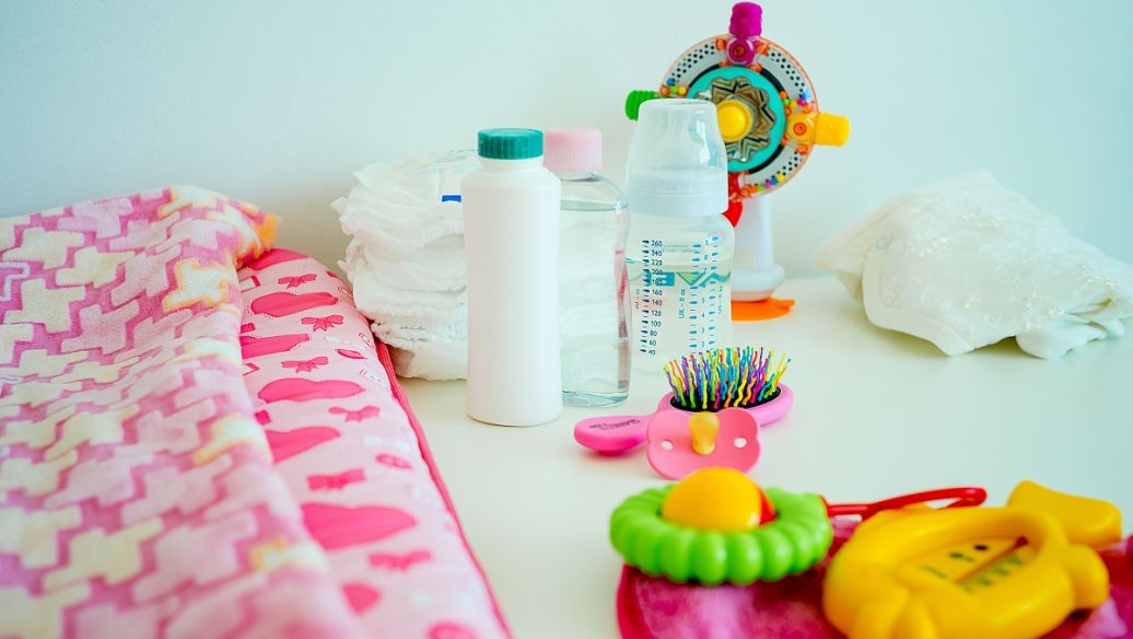 女人怀孕天天去酒吧喝酒,女怀孕在酒吧抽烟喝酒