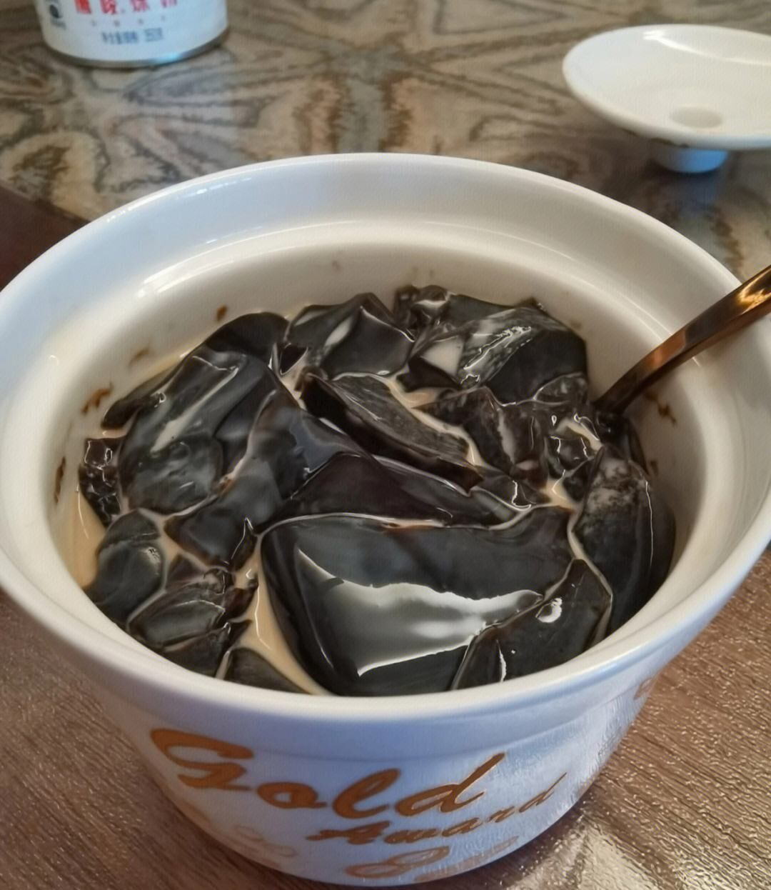 龟苓膏与龟苓粉效果哪个好,冰粉好吃还是龟苓膏好吃