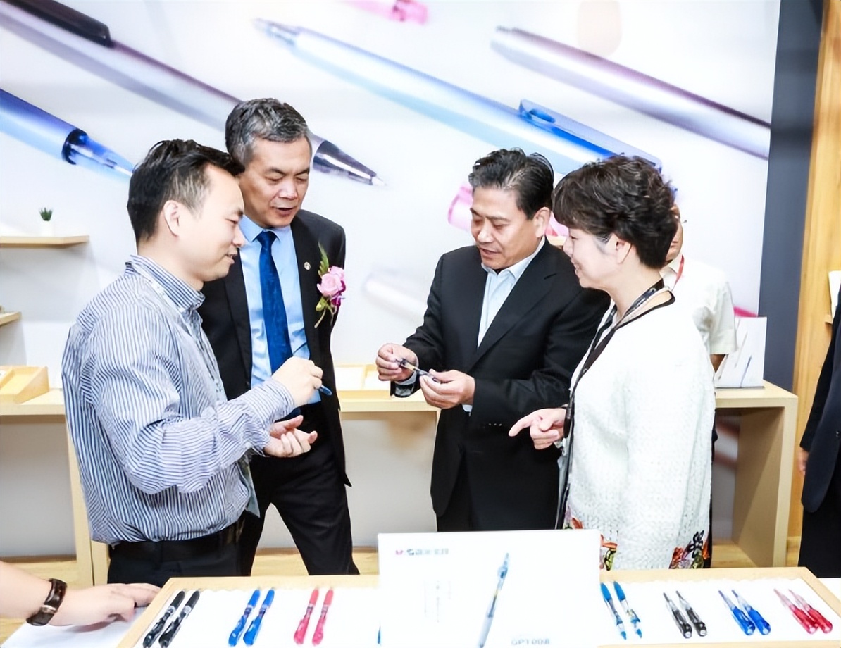 3兄弟靠不起眼生意发家致富,三姐弟依靠不起眼生意发家致富