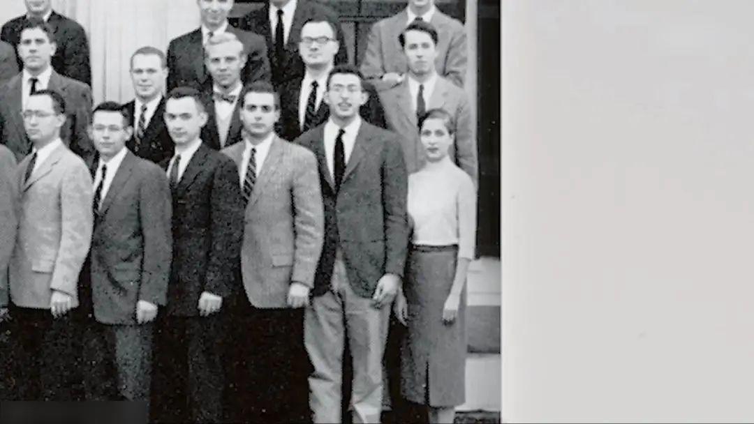 传奇女法官患癌离世，和丈夫56年的童话爱情，感动了全世界