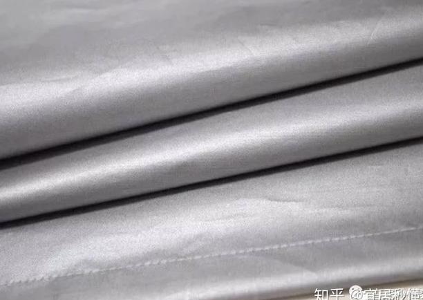 这4种窗帘既实用又美观你家有吗,窗帘是家居装饰不可或缺的一部分