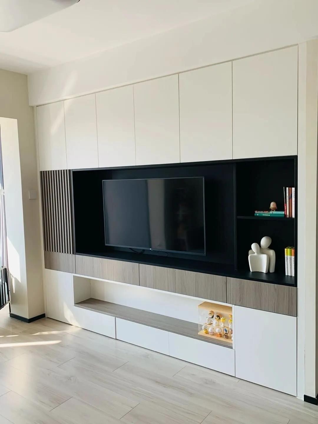 在老公的坚持下，电视墙打满柜子，入住两年，只能说真香