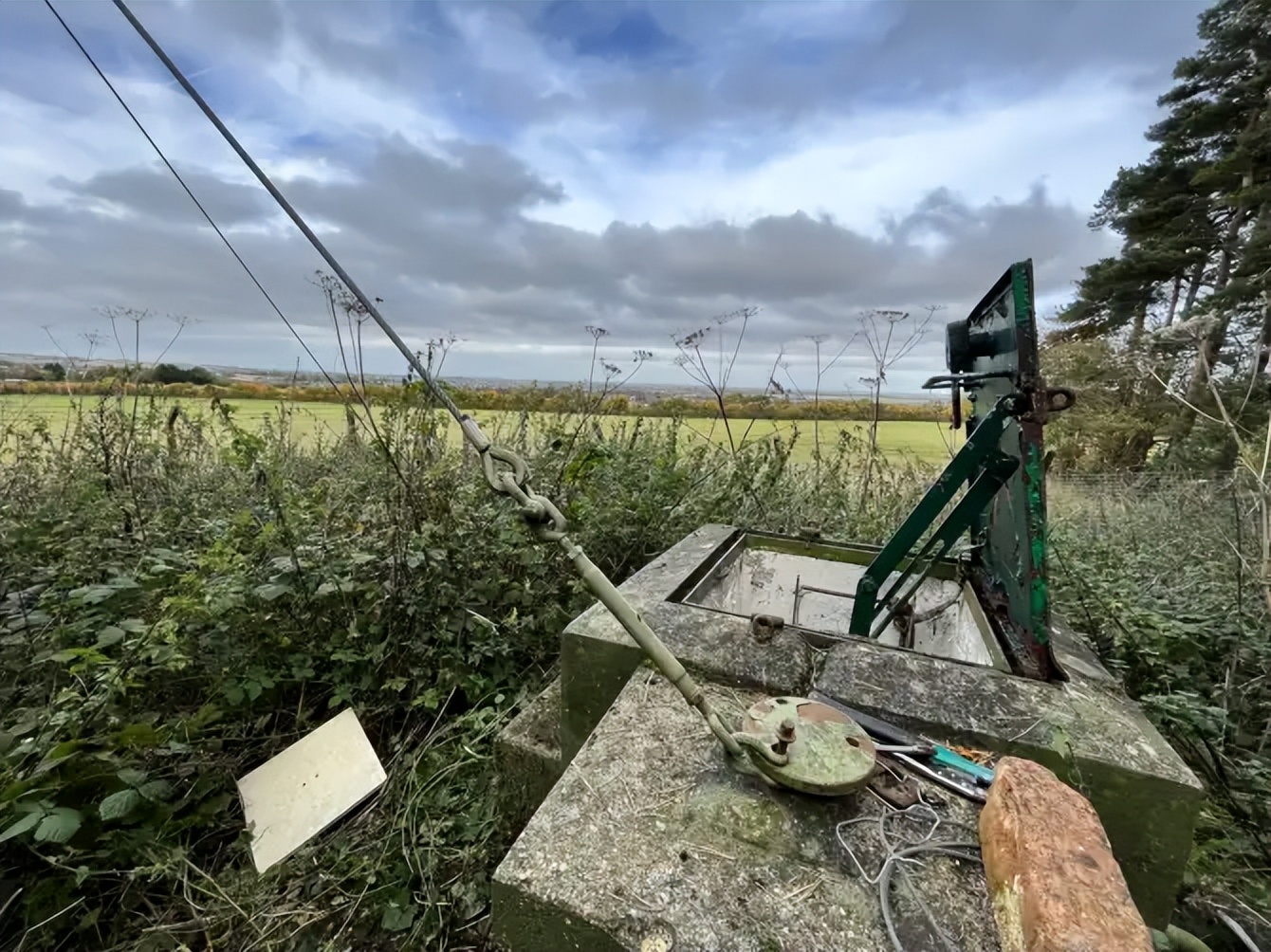 花2.5万英镑可以在英国乡下买到冷战时期的核掩体