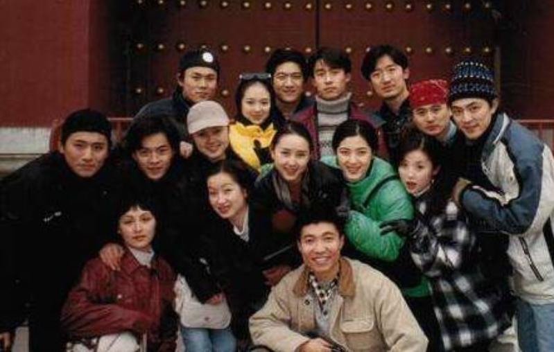 袁泉夺“百花影后”，曾黎后台当拉拉队，却映射出中戏96班的情谊