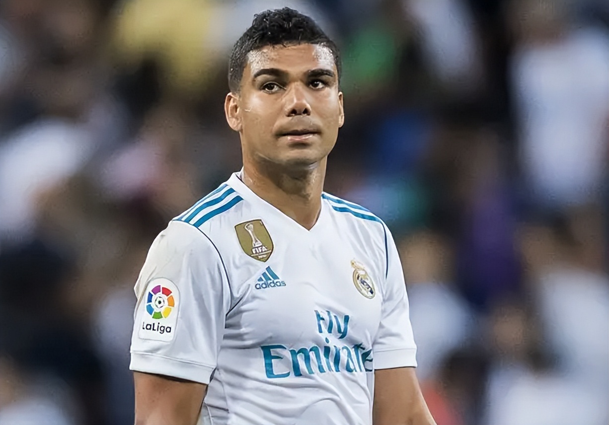 曼联球员卡塞米罗个人资料,卡塞米罗在曼联年薪