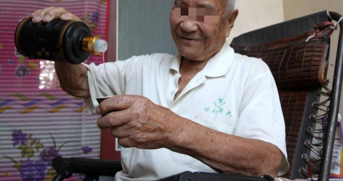 山东5旬“酒鬼”老大爷，自购设备酿酒，3天后浑身难受，咋回事