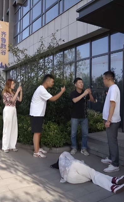 5组网红大V撕破脸，兄弟闺蜜反目成仇，员工组团跑路