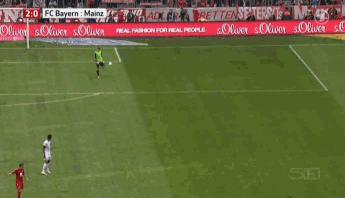 男足比赛场面,男足笑死对手