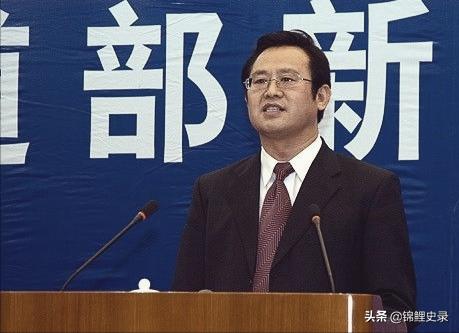 温州动车事故小伊伊被救过程,动车事故幸存女孩小伊伊