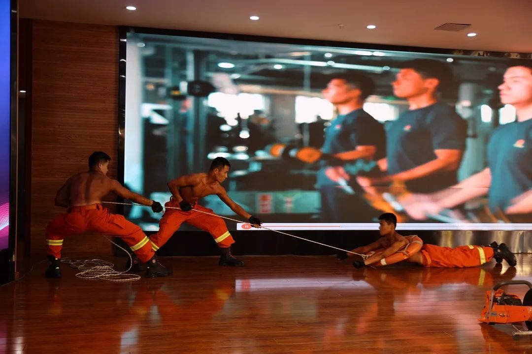 蓝巨人健身,消防健美大赛蓝焰英豪杯