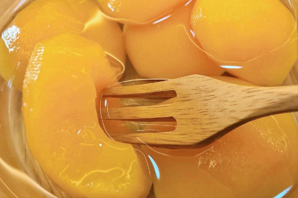 一夜之间“起死回生”，曾受冷落的黄桃罐头，美国一直在悄悄进口