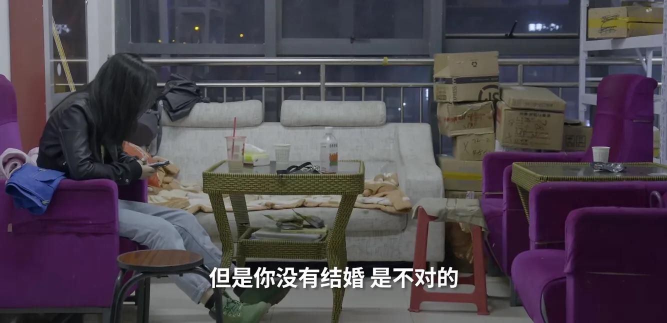 造棺材、揽快递、卖水果，逃离大城市后90后的返乡新生活