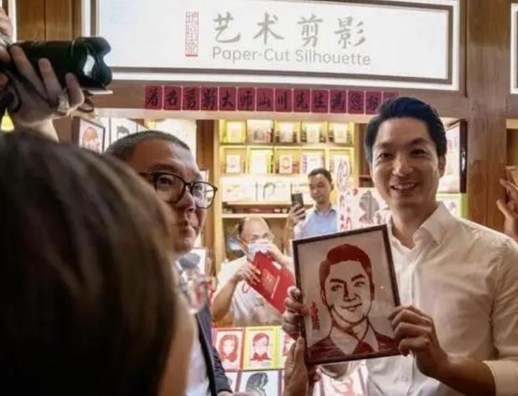 蒋万安上海首站参访洋山港,蒋万安首站参访洋山港