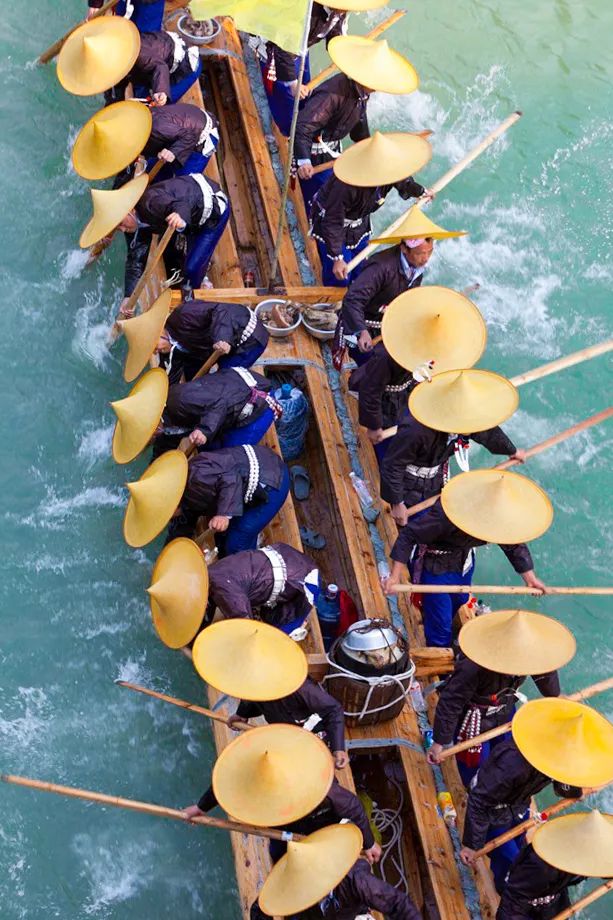 如何看懂中国第一山地省的多彩文化史诗？