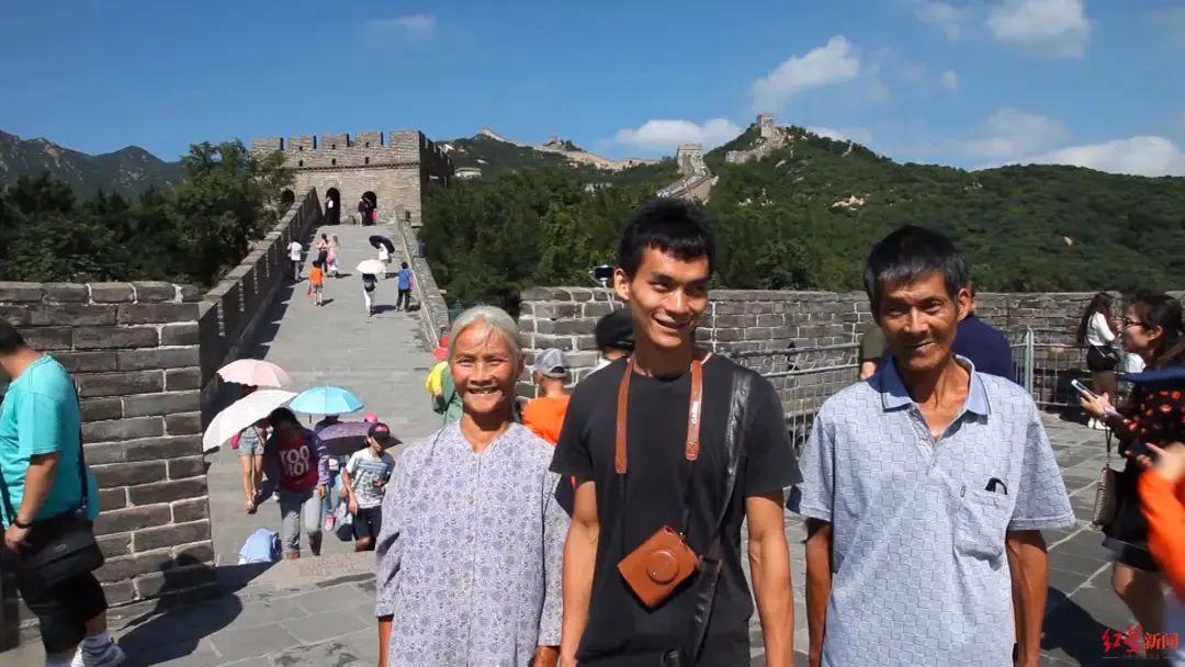 唐尚珺父亲因超生被丢教师工作，患舌癌到死都不知道儿子没上大学