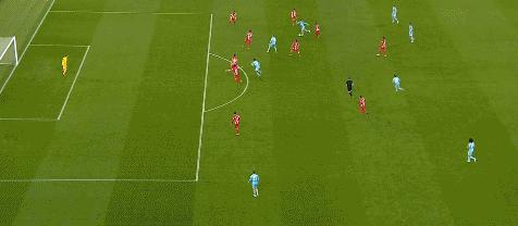 格拉利什被c罗踢,c罗打格拉利什