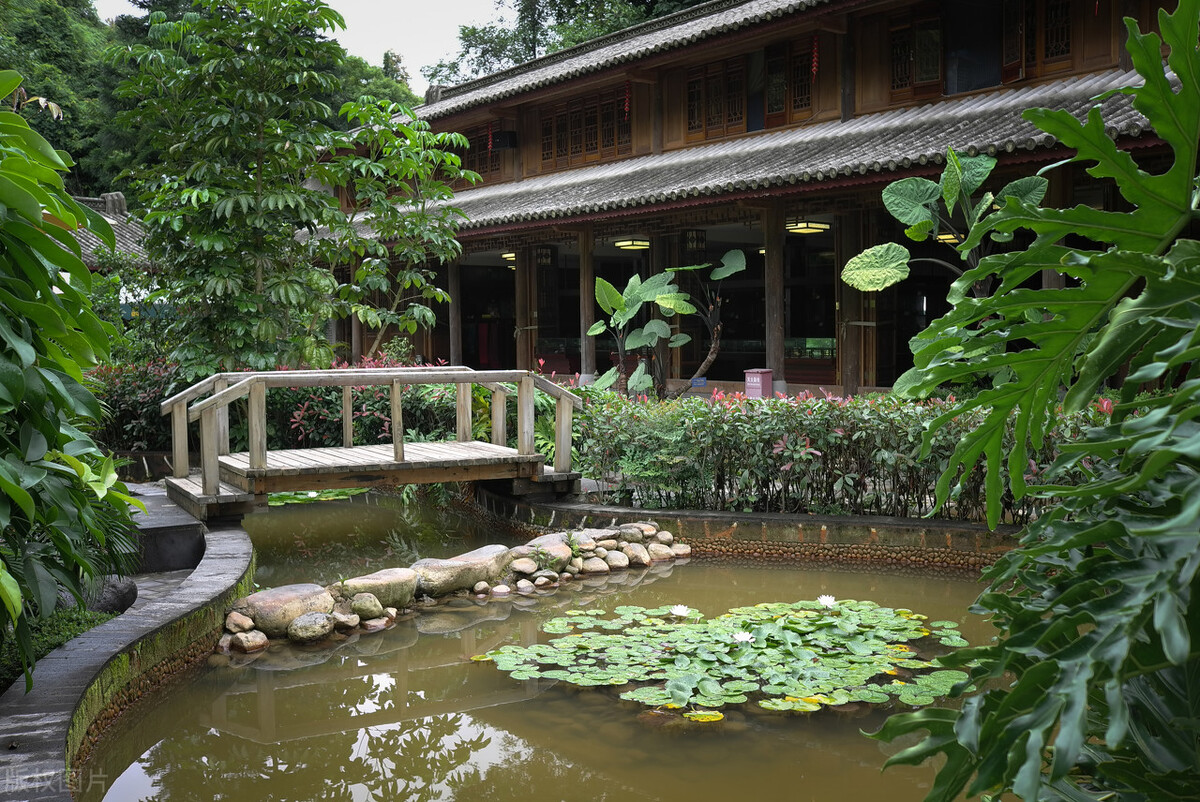 泡纯天然温泉地方推荐,冬天哪里温泉度假村最好