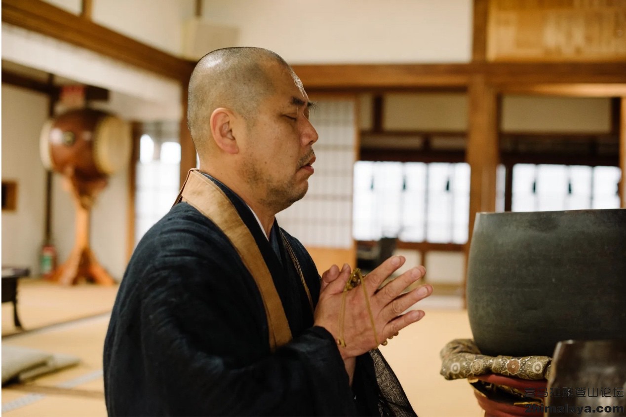 [日]与本宫地区最后一名修玄道僧侣徒步远古的日本朝圣之路