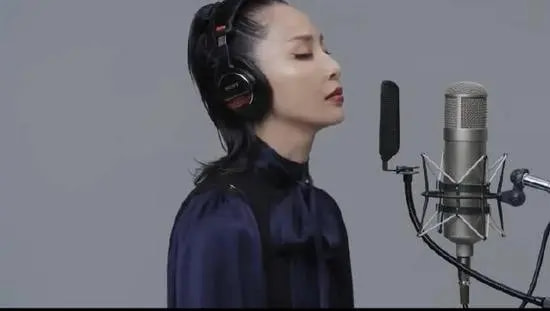 “偏执歌后”中岛美嘉：凭一首歌拉低日本自杀率，失聪仍坚持歌唱