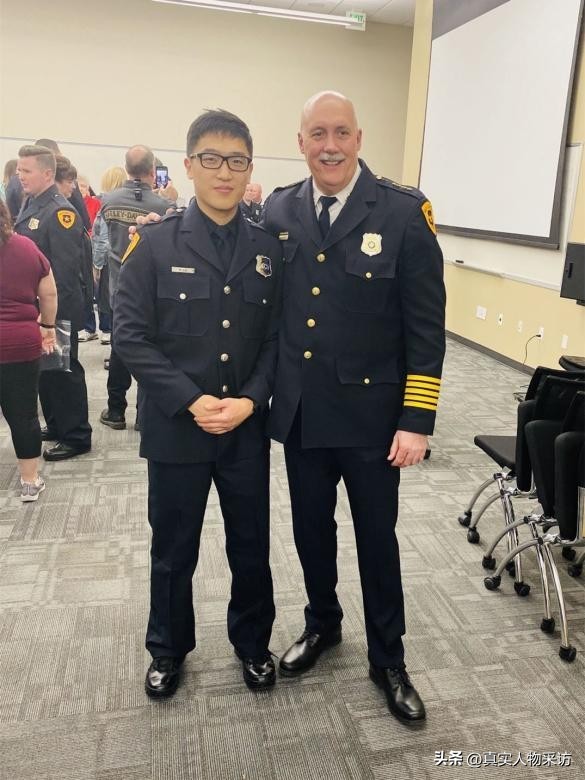 华人在美国当警察,在美国当警察至少要符合几个条件