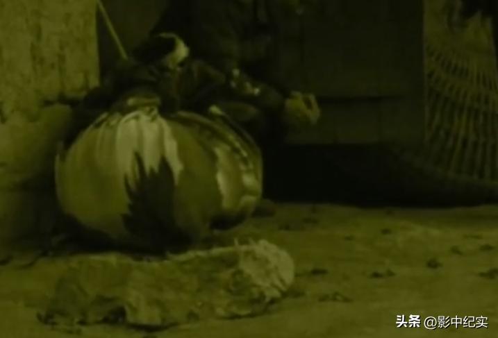 2014年重庆85岁老太惨遭遗弃，冻死在儿子家门口，4名不孝子获刑