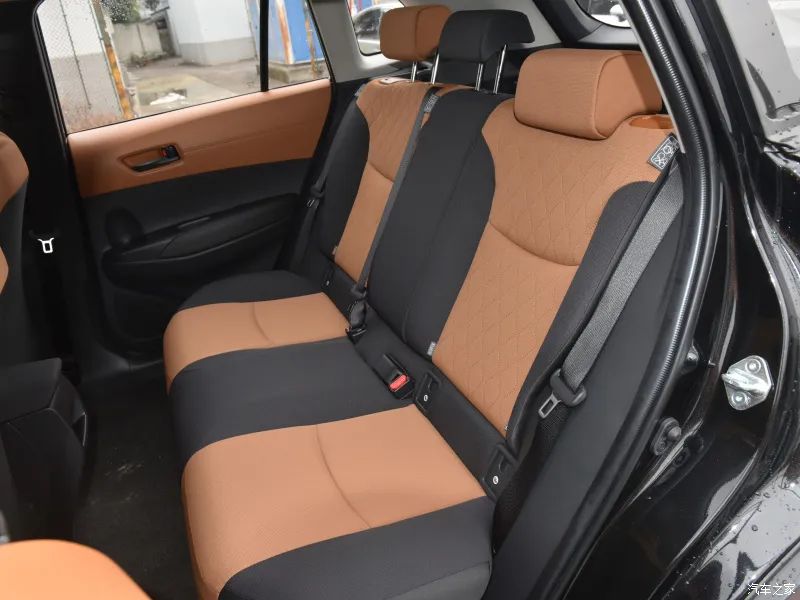 卡罗拉锐放四驱最低配,卡罗拉锐放这款车以后还会降价吗