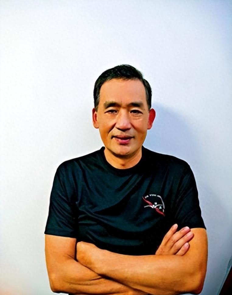 何诗蓓夺冠奏国歌,何诗蓓破世界纪录