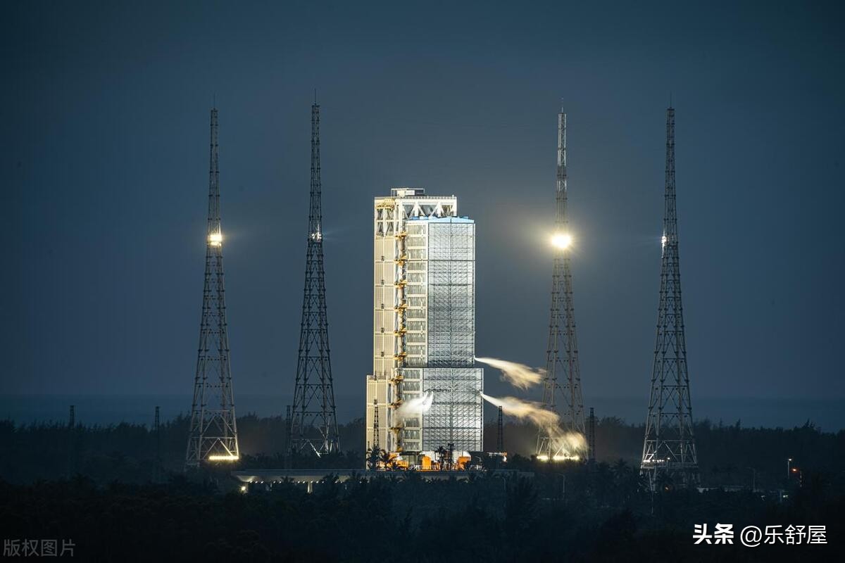 以磅礴之力筑中国盛世,凝青年人才夯强国之基