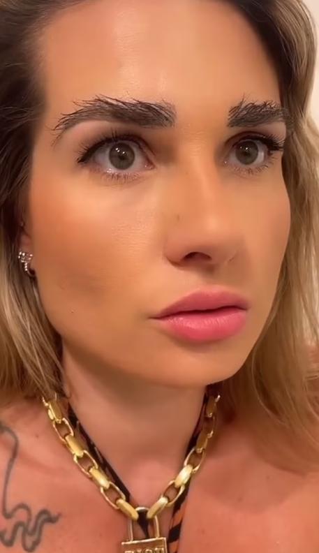 植眉后眉毛要一直修剪,细眉变浓眉最好的方法