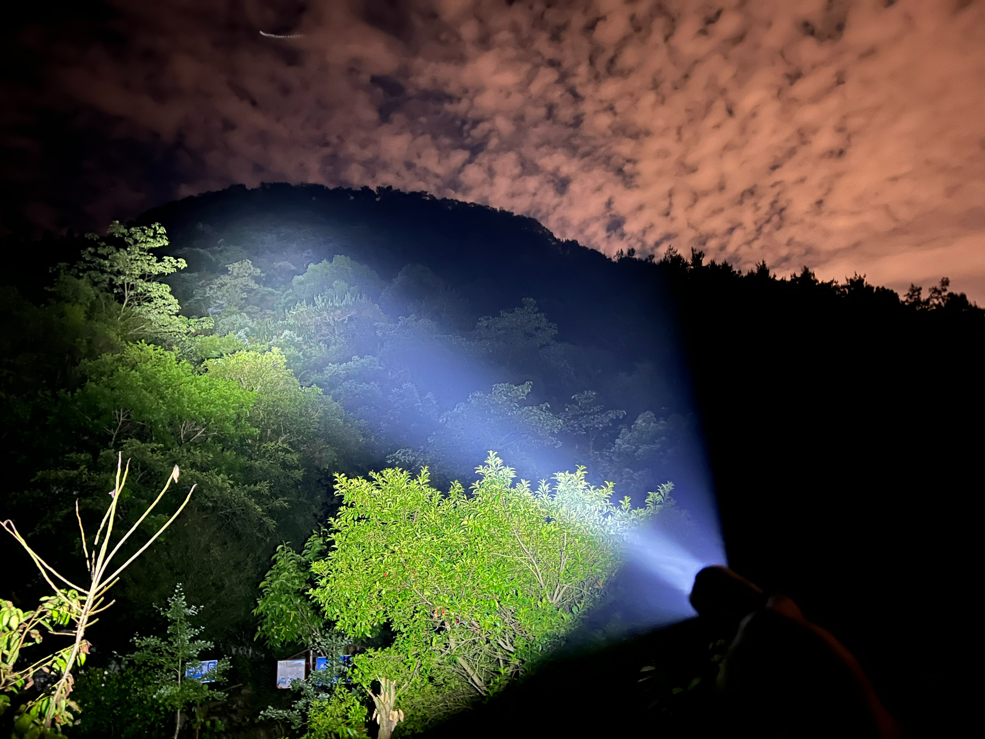 fenixtk22手电评测,fenixtk20uev2.0战术手电