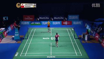 发球的正确姿势简单易学,发球如何不失误