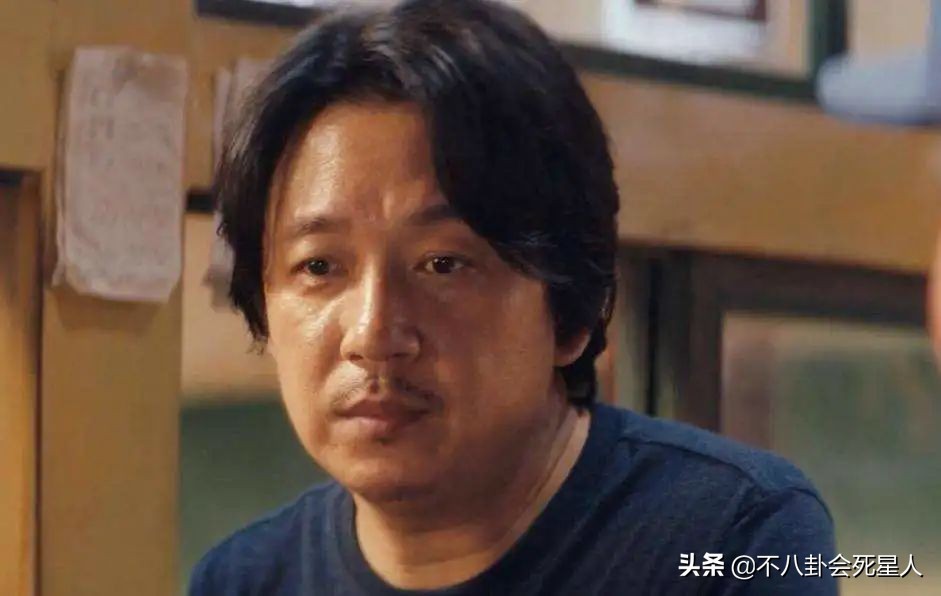 脸部垮掉的男人,脸部塌陷的男生