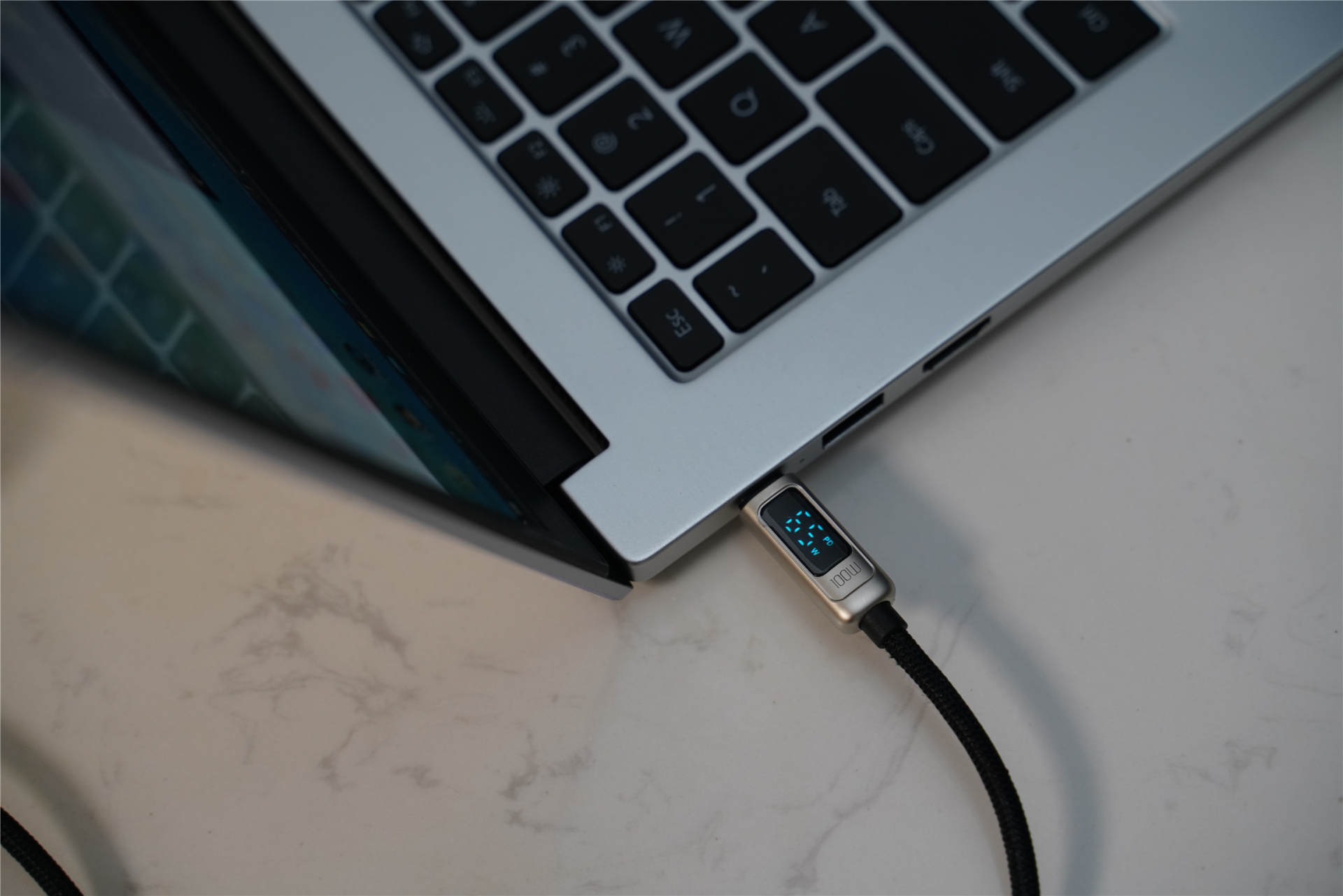 支持多种协议无线快充,aigo多接口快充