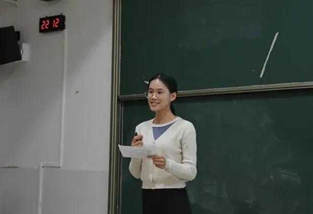 报志愿可以都报师范类吗,高考填志愿小孩不听话