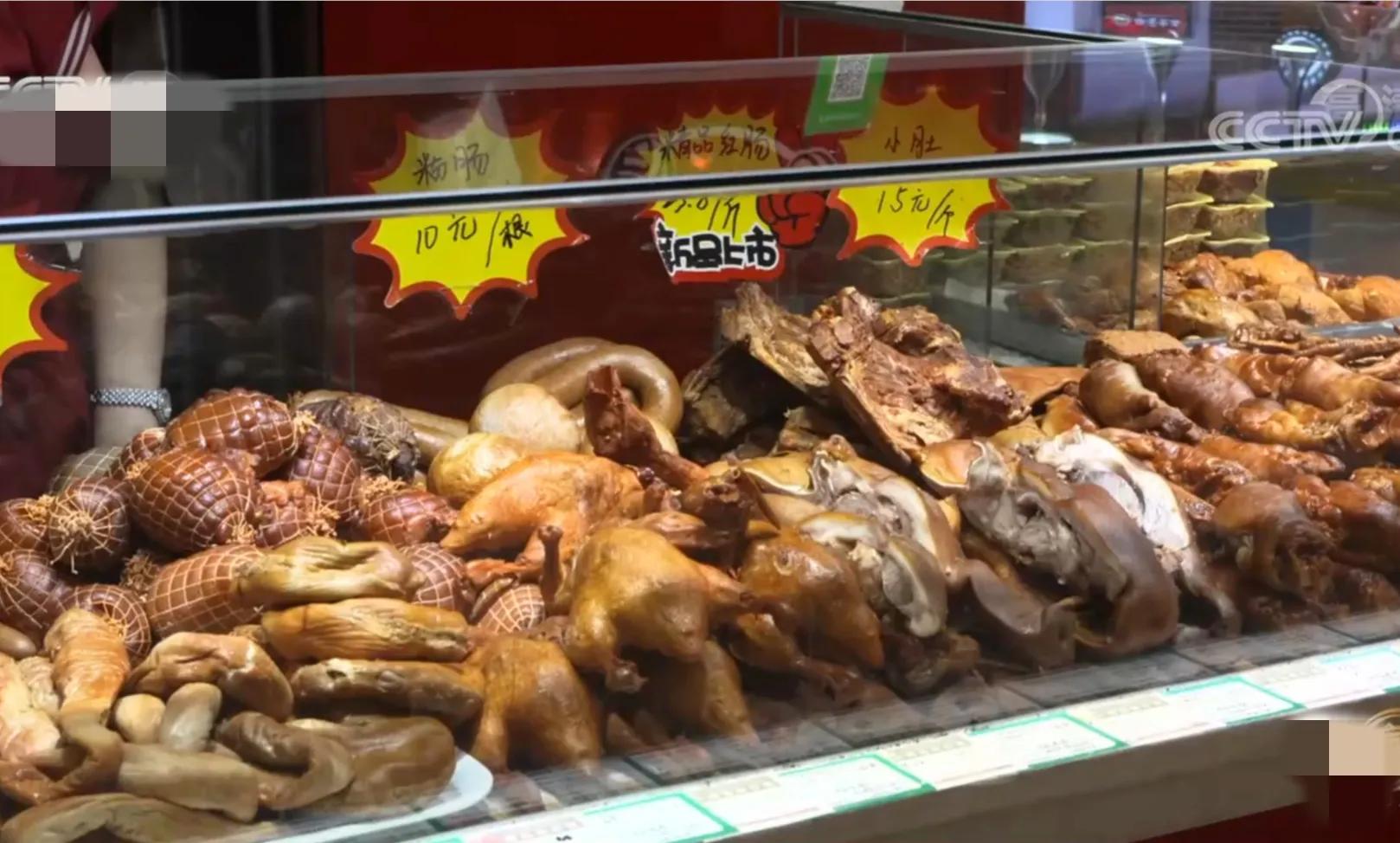 浙江男子把鸡和猪塞进大缸，靠278口大缸，一年销售额3000多万元