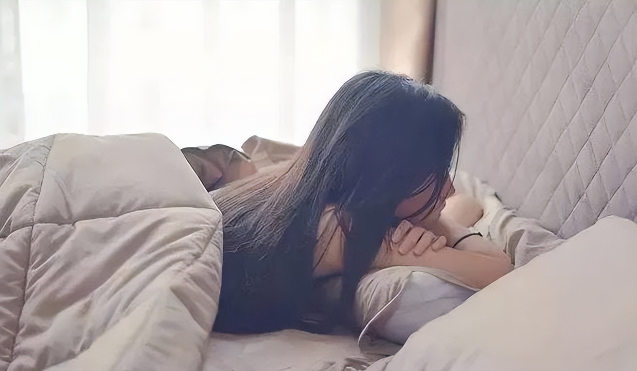 外阴有肥大是什么原因,女的外阴突然肥大怎么回事