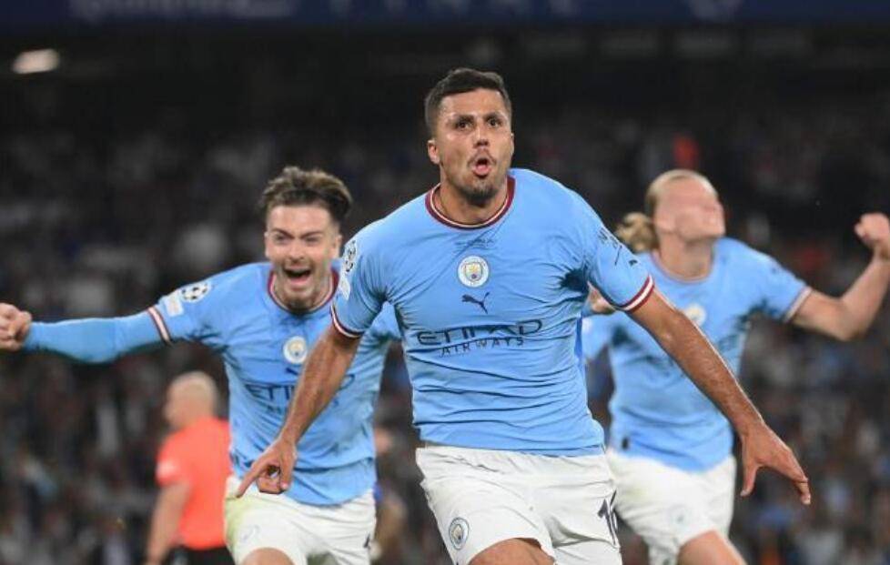 曼城提前夺得英超冠军为什么,曼城为何能夺三冠王