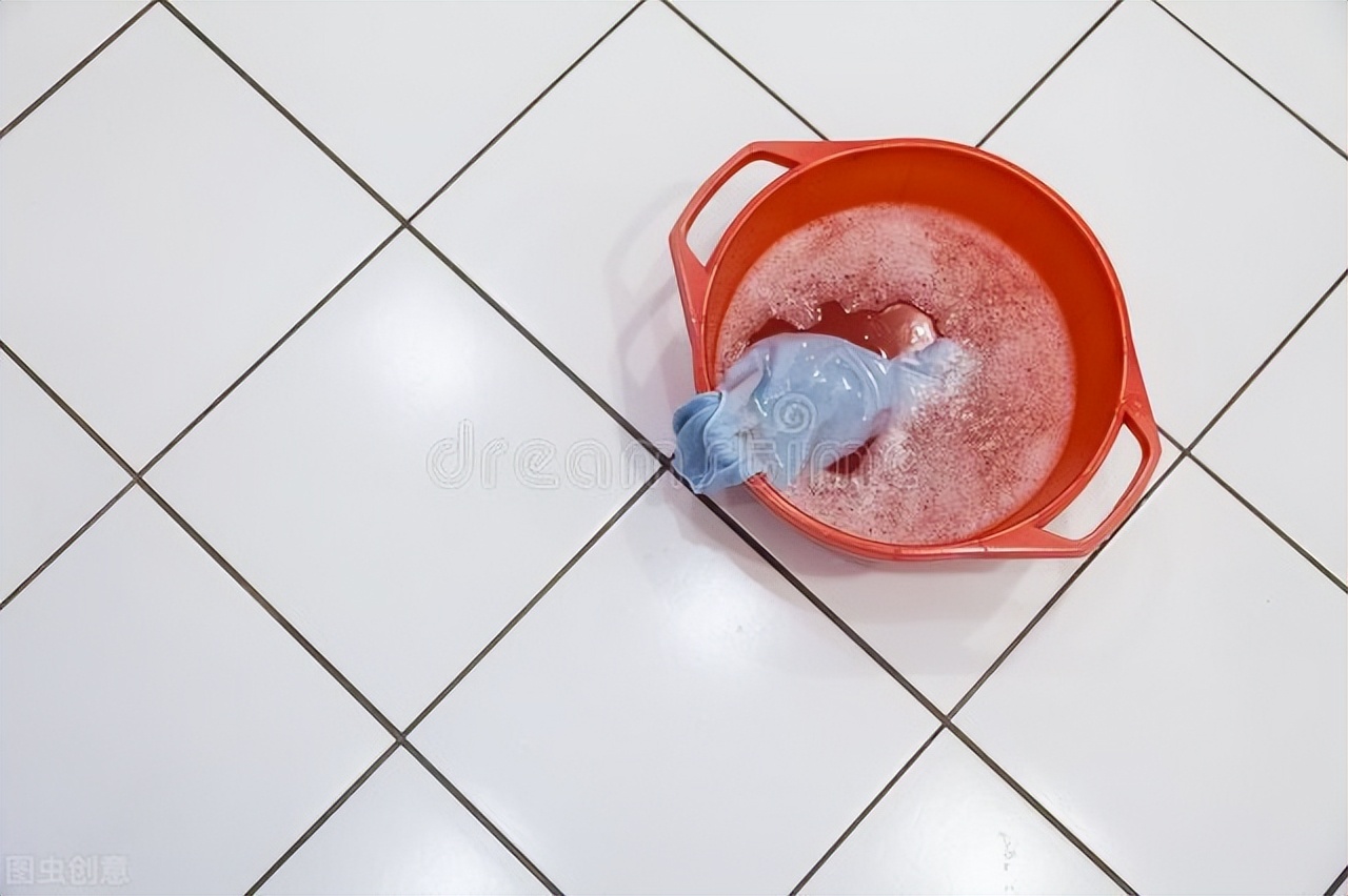 不管电风扇多脏,电风扇脏了教你一招不用洗不用拆