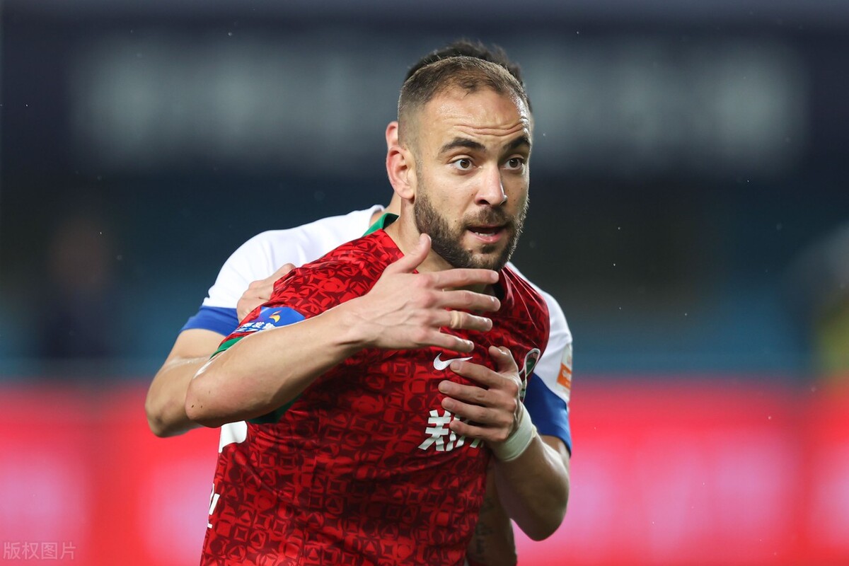 科维奇对球迷敬礼,科维奇向建业球迷敬礼