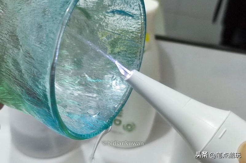 可视牙菌斑清洁仪,洁牙仪除牙垢视频