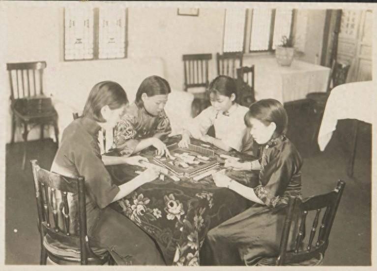 绾崇补寰峰浗灞犳潃鐘瑰お濂充汉,绾崇补灞犳潃鐘瑰お濡囧コ绾疄