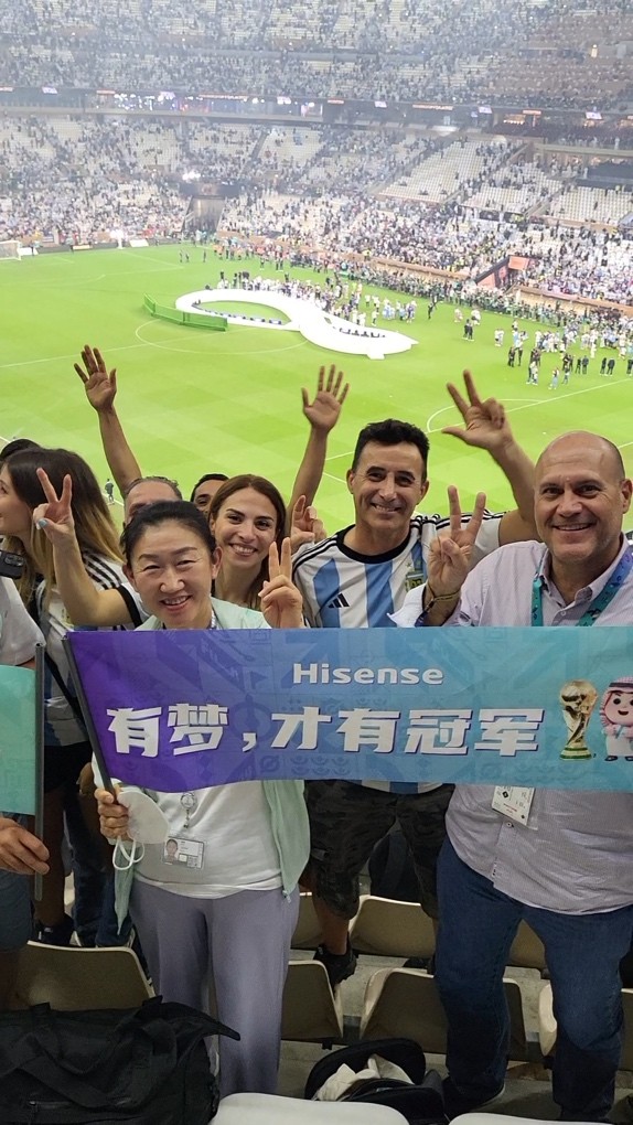 球迷在卡塔尔遇见酋长儿子,陈梦现身世界杯训练馆