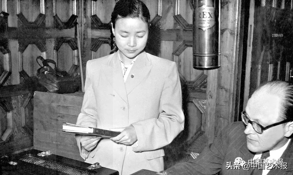 杩欎釜灞曡涓轰粈涔堜細闇囨捈浜哄績,杩欎釜灞曡鎵撶牬鑹烘湳鍜岀敓娲荤殑鐣岄檺