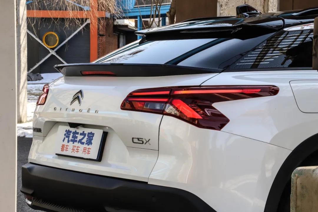 凡尔赛c5x性价比最高车型,凡尔赛c5x低配多少落地