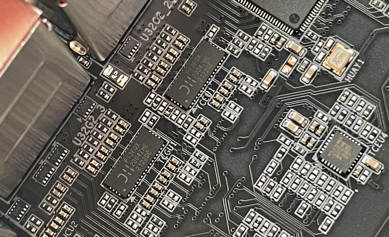 z790技嘉小雕和超耐久主板区别,技嘉超级雕主板z790搭配什么显卡